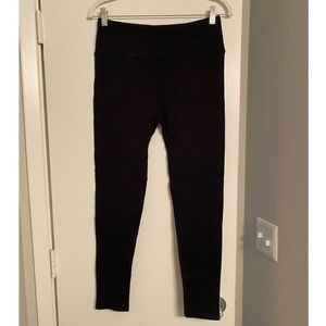 Black ribbed Fabletics leggings - size L